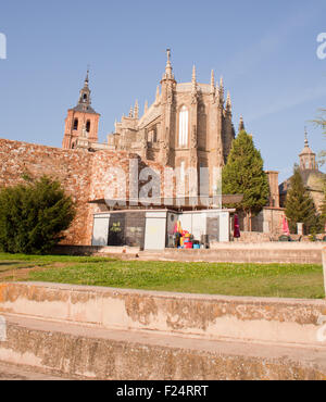 Ces murs romains et palais épiscopal d'Astorga Banque D'Images