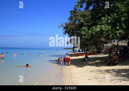 Island hopping dans Honda Bay - Palawan Banque D'Images