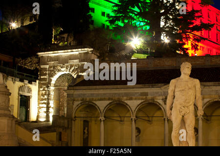 Ercole statue sur la Piazza Libertà, Udine - Italie Banque D'Images