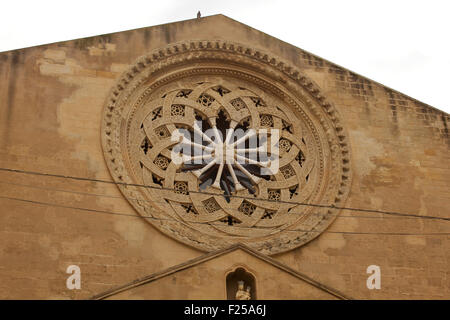 TRAPANI, ITALIE - janvier 02 : rosace de Saint Agostino eglise dans Trapani, le 02 janvier, 2011 Banque D'Images