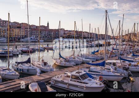 La France, l'HΘrault , Sète, le port de plaisance Banque D'Images