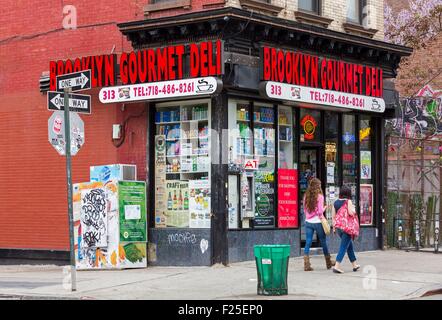 United States, New York, Brooklyn, Williamsburg, quartier Bedford Avenue épicerie Deli Banque D'Images