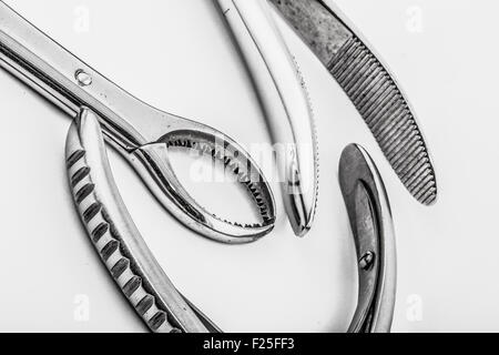 Les instruments chirurgicaux Banque D'Images