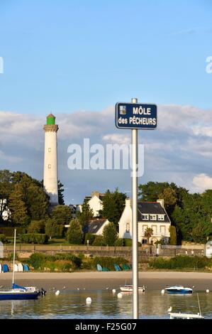 La France, Finistère, le long du port de Benodet Odet vue de Sainte Marine Harbour Banque D'Images
