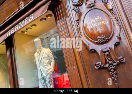 France, Paris, l'Avenue George-V, l'HermΦs boutique Banque D'Images