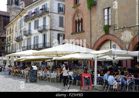 L'Italie, Lombardie, Pavie, à la place Piazza della Vittoria Banque D'Images