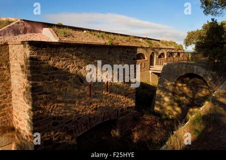 La France, Var, Iles d'Hyères, Parc National de Port Cros (parc national de Port Cros), île de Porquerolles, monastère orthodoxe de Santa Maria dans l'ancien fort de la repentance Banque D'Images