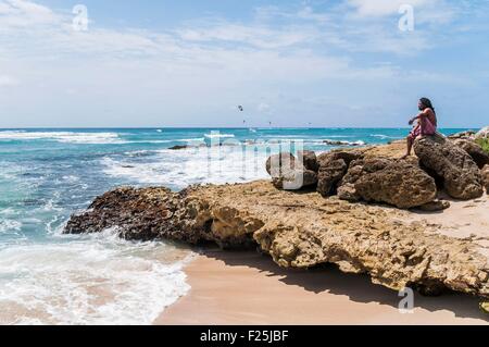 L'île de la Barbade, le Surfer's Point, plage de Cove Bay, Eglise paroissiale de Christ, côte sud Banque D'Images