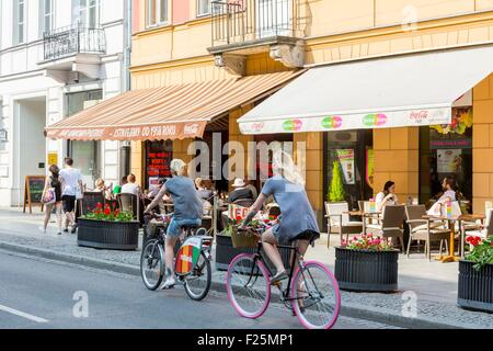 La Pologne, la Mazovie région, rue commerçante de Varsovie Krakowskie Przedmiescie Banque D'Images