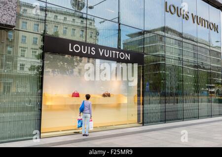 La Pologne, la Mazovie région, Varsovie, ville nouvelle, la Louis Vuitton store Banque D'Images