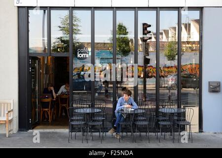 France, Paris, le quartier Barbès Café Lomi, Banque D'Images