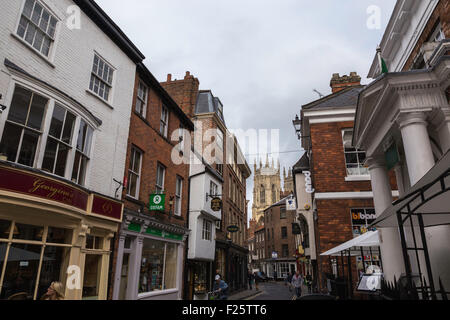 Jusqu'à vers Low Petergate York Minster Banque D'Images