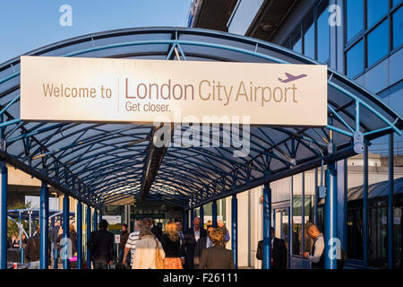 L'aéroport de London City, Royal Docks, Londres, Angleterre, Royaume-Uni Banque D'Images