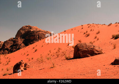 Dunes de sable dans le désert de Wadi Rum, Jordanie Banque D'Images