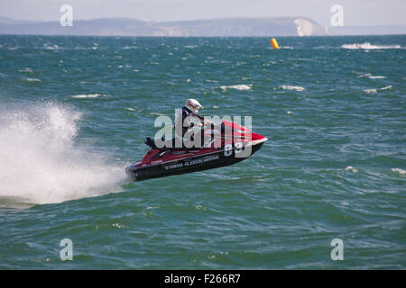 Bournemouth, Dorset, Royaume-Uni. 12 septembre 2015. Grand Prix de la mer à Bournemouth – les championnats Aqua X Jetski avec course de jet ski, tandis que les coureurs se préparent à se battre pour les titres nationaux lors des derniers tournois de championnat. Jet ski jet ski jet ski jet ski jet ski jet ski jet ski jet ski jet ski jet ski jet ski jet ski jet ski jet ski jet ski jet ski jet ski crédit: Carolyn Jenkins/Alamy Live News Banque D'Images