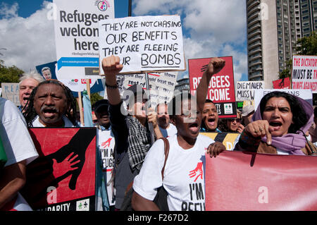 Londres, Royaume-Uni. 12 Sep, 2015. Des milliers de manifestants dans les rues de Londres se joindre en solidarité avec la crise des réfugiés. Credit : Janine Wiedel Photothèque/Alamy Live News Banque D'Images