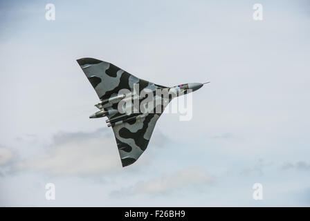 Vol dernier bombardier Vulcan XH558 RAF Fairford RIAT 2015 Banque D'Images