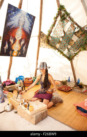 Côte béni, Festival de Yoga et contre-culture festival hippie. Squamish BC, Canada Banque D'Images