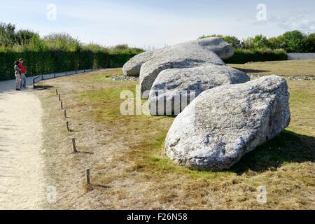 Le Grand Menhir brise ou que le menhir d'Er Grah. Monolithe néolithique. Arzon, Bretagne, France. 4700 BC. 20,6 mètres Banque D'Images