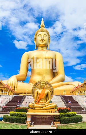 Image plus grand Bouddha du Wat Muang Thaïlande Province d'Ang Thong Banque D'Images
