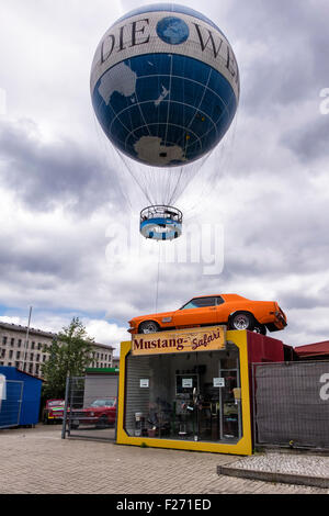 Ballon hélium captif de Berlin, Die Welt, le monde. Attraction touristique pour la pulvérisation aérienne de vues urbaines de la capitale Banque D'Images