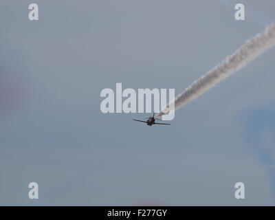 Newcastle Upon Tyne, le 13 septembre 2015, UK News. La RAF Aerobatic Team, le jet neuf flèches rouges afficher à la fin de la Great North Run à South Shields le Tyneside. Credit : James Walsh/Alamy Live News Banque D'Images