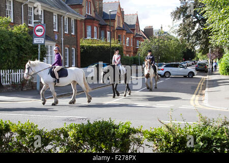 Wimbledon London,UK. 12 septembre 2015. Un groupe de cavaliers sur une chaude journée ensoleillée à Wimbledon London Crédit : amer ghazzal/Alamy Live News Banque D'Images