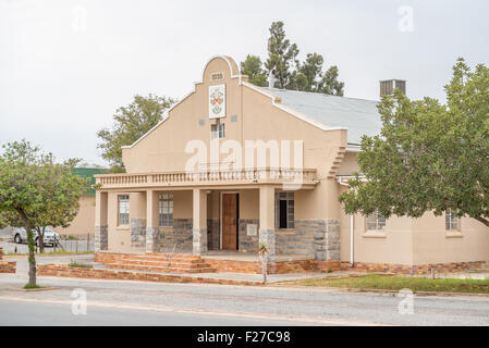 VANRHYNSDORP, AFRIQUE DU SUD - le 12 août 2015 : La mairie de Vanrhynsdorp dans la province du Cap-Occidental en Afrique du Sud Banque D'Images