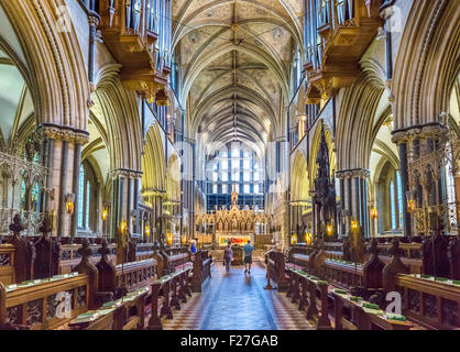 L'quire à Worcester Cathedral en regardant vers l'autel, Worcester, Worcestershire, Angleterre, RU Banque D'Images