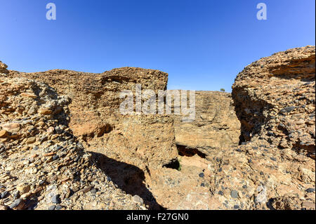 Le Canyon de Sesriem près de Sossusvlei en Namibie. La rivière Tsauchab a façonné le Canyon sur des millions d'années et c'est l'un des Banque D'Images