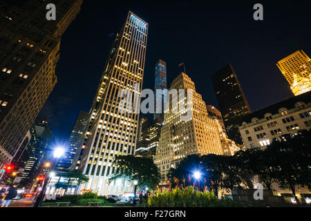 Gratte-ciel de Manhattan de nuit, à New York. Banque D'Images