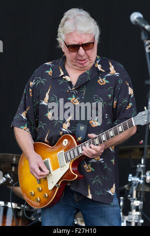 Mick Ralphs, 71, (Mott The Hoople, Bad Company), des titres 2015 Rythme Darlington and Blues Festival avec Mick Ralphs Blues Band Banque D'Images