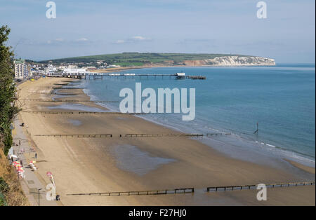 Une vue générale de jetée de Sandown et Culver Cliff sur l'île de Wight Banque D'Images