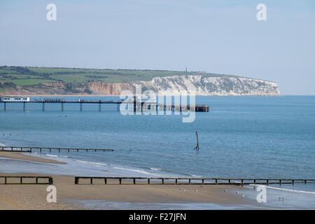 Une vue générale de jetée de Sandown et Culver Cliff sur l'île de Wight Banque D'Images