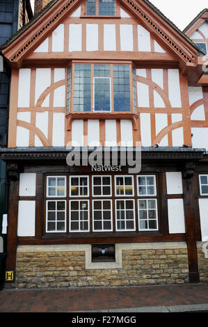 Godalming Surrey UK - Direction générale de la banque NatWest dans cadre en bois bâtiment dans la rue principale Banque D'Images