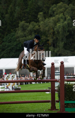 Blair Atholl, en Écosse le 13 septembre 2015. FEI Longines Champions cso européenne tenue à Blair Atholl Estate. Le dernier jour de l'événement de trois jours a consisté en équitation et divers autres événements montrant de cheval. Certains des meilleurs cavaliers mondiaux étaient présents pour participer au concours. Crédit : Andrew Steven Graham/Alamy Live News Banque D'Images