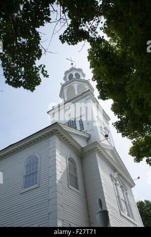 L'ancienne première église de Bennington, Vermont a été construit en 1805, remplaçant l'église originale de 1762. Cimetière de Robert Frost. Banque D'Images