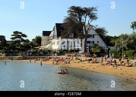 Plage de Conleau et Best Western Hotel, presqu'île de Conleau, Vannes, Morbihan, Bretagne, France, Europe Banque D'Images