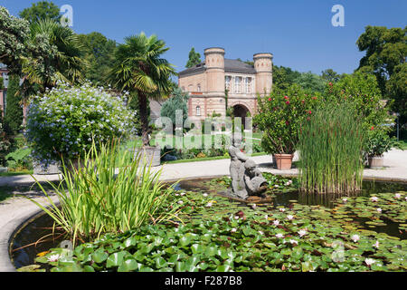 Entrée du jardin botanique au château, Karlsruhe, Bade-Wurtemberg, Allemagne Banque D'Images