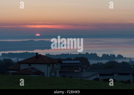 Coucher de soleil sur le lac de Chiemsee, en Bavière, Allemagne Banque D'Images