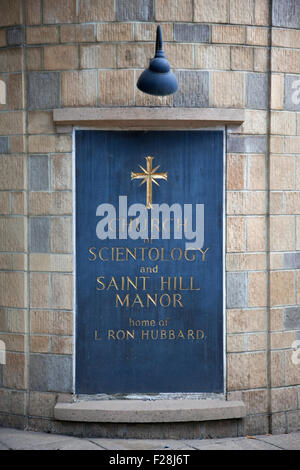 Entrée au siège de l'Église de scientologie, Saint Hill Manor à East Grinstead, West Sussex, Angleterre, Royaume-Uni Banque D'Images