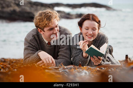 L'ÉTÉ EN FÉVRIER 2013 Tribeca Film avec Emily Browning et Dan Stevens Banque D'Images