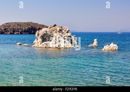 White rock formations près de Mavrospilia à Kimolos, Grèce Banque D'Images