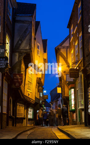 YORK, UK - 28 août 2015 : une vue de la pagaille dans l'État de New York, le 28 août 2015. C'est l'une des plus vieilles rues de York avec Banque D'Images