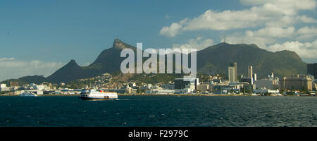 Ferry Boat appelé "Barca" à Rio de Janeiro, Brésil Banque D'Images
