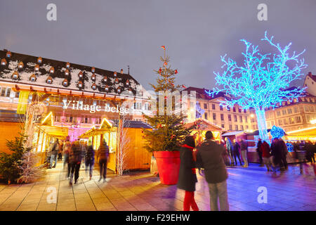 Marché de village belge. En 2014, Strasbourg a accueilli la Belgique au cours de fêtes de Noël et a été élu meilleur de l'Europe Banque D'Images