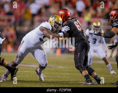 Las Vegas, NV, USA. 12 Sep, 2015. Le joueur de ligne défensive UCLA Bruins (97) Kenny Clark en action au cours de l'UCLA Bruins vs rebelles UNLV match de football. Classé 13e défaite de l'UCLA UNLV 37-3 samedi, 12 septembre 2015 à Sam Boyd Stadium à Las Vegas, Nevada. (Crédit obligatoire : Juan Lainez/MarinMedia.org/Cal Sport Media) (photographe complet, et de crédit requis) © csm/Alamy Live News Banque D'Images