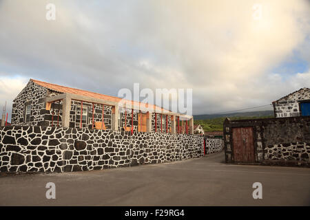 Vieilles maisons traditionnelles de l'île de Pico dans les Açores Banque D'Images