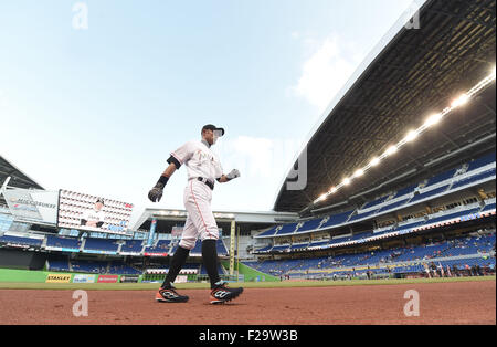 Miami, Floride, USA. 20 mai, 2015. Ichiro Suzuki (MLB) Marlins : Ichiro Suzuki du Miami Marlins Baseball avant le match contre les Diamondbacks de l'Arizona au Parc des Marlins de Miami, Floride, États-Unis . © AFLO/Alamy Live News Banque D'Images