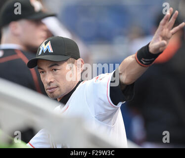 Miami, Floride, USA. 20 mai, 2015. Ichiro Suzuki (MLB) Marlins : Ichiro Suzuki du Miami Marlins Baseball avant le match contre les Diamondbacks de l'Arizona au Parc des Marlins de Miami, Floride, États-Unis . © AFLO/Alamy Live News Banque D'Images